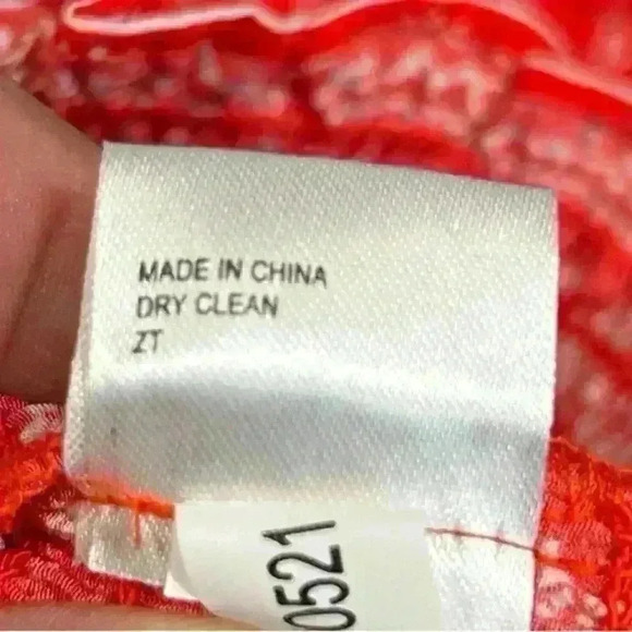 Gianni Bini GB Red Patterned Crop Top NWT - Picture 5 of 6